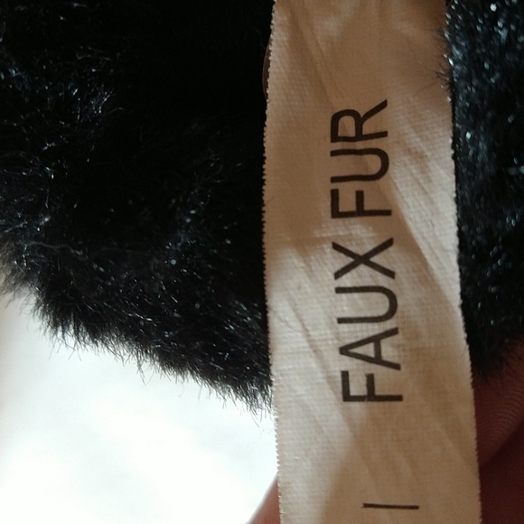 NWOT Isotoner black faux fur slippers Sz L (8-9) - Picture 6 of 6